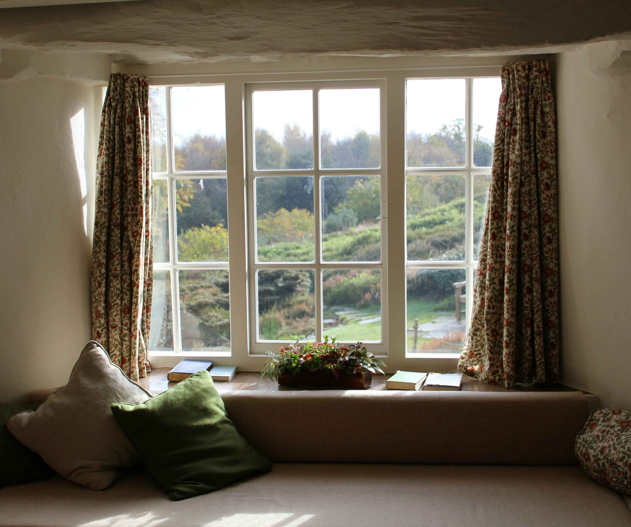 UK Standard Window Sizes in mm: Complete Chart by Room & Property Era