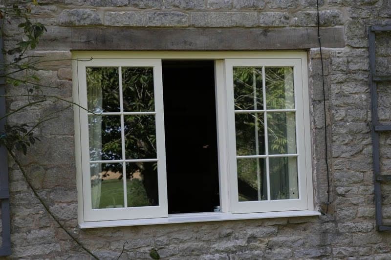 uPVC window replacement, signs your windows need replacing, double glazed uPVC windows, modern uPVC sash windows, energy-efficient sash windows, home window replacement, new sash windows, cracked window repair, replacing old timber windows, drafty windows solutions, warped window frames, secure window installation, soundproof double glazed windows, energy-saving windows, home renovation windows, UV protection windows, condensation on windows, replacing damaged windows, uPVC vs timber windows